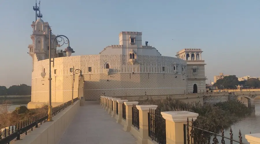 Lakhota Lake & Museum