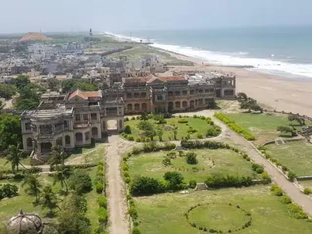 Huzoor Palace (exterior)