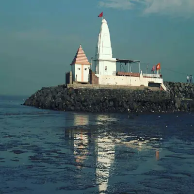 Dumas Beach