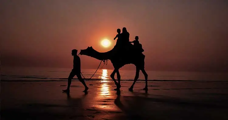 Dumas Beach