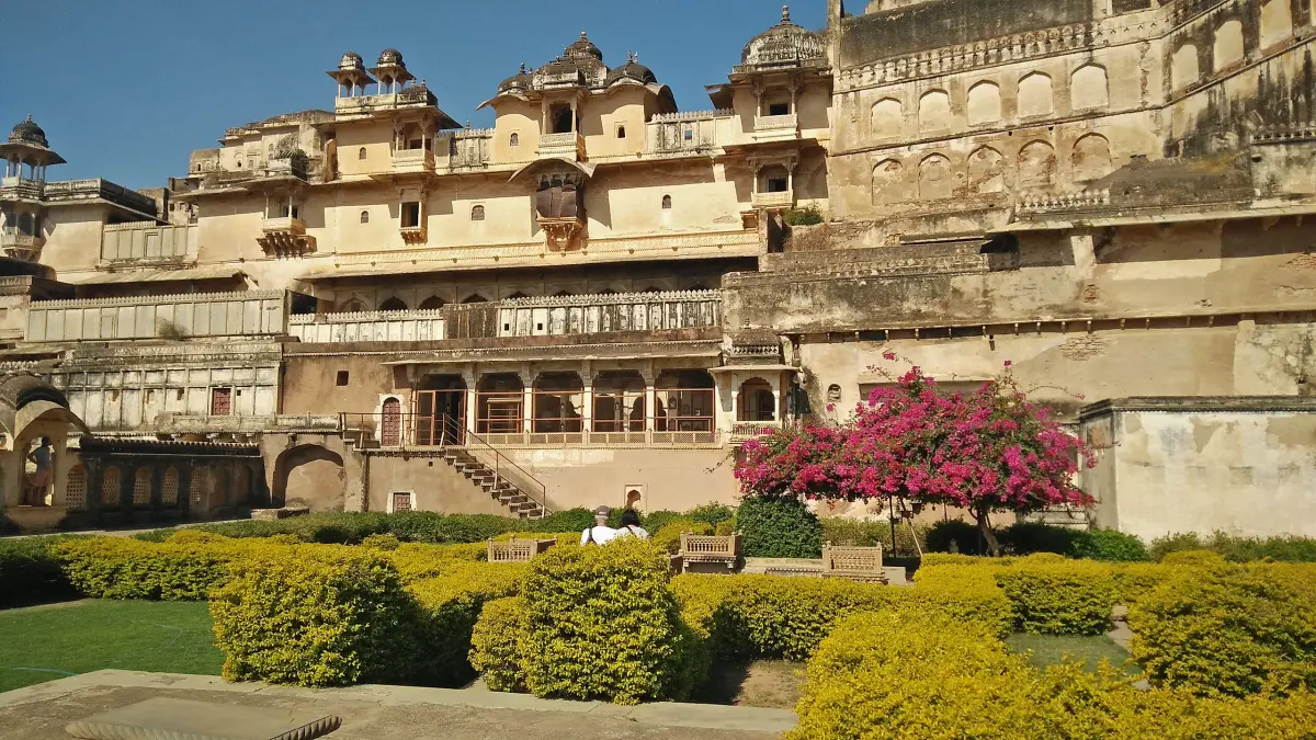 Garh Palace & Chitrashala