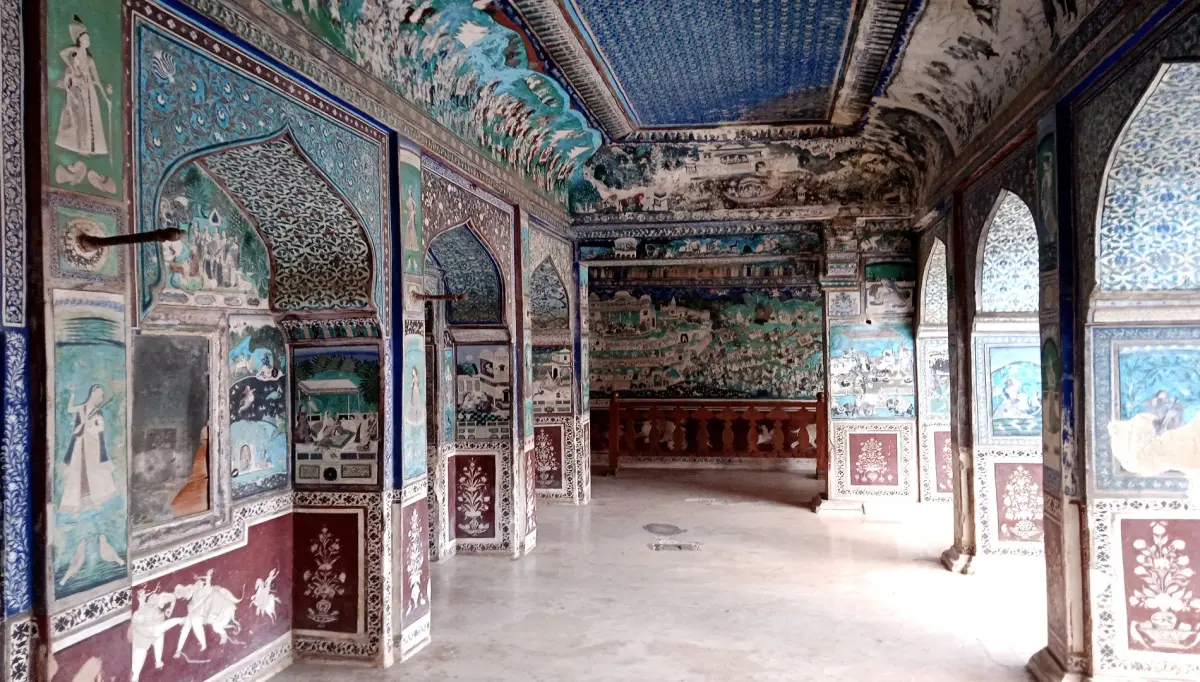 Garh Palace & Chitrashala