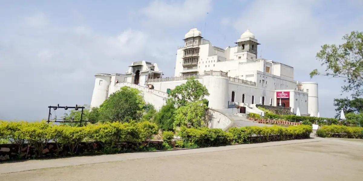 Monsoon Palace (Sajjangarh)