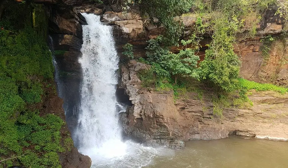 Sanquelim Waterfall