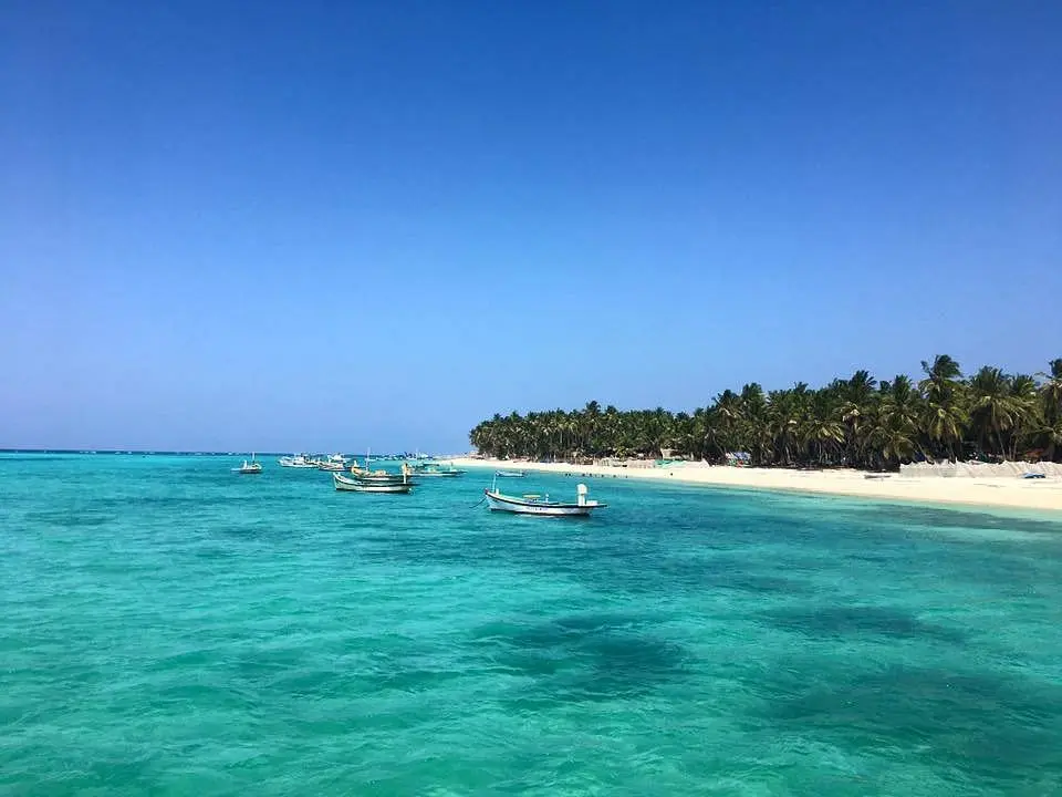 Lagoon Beach Kadmat
