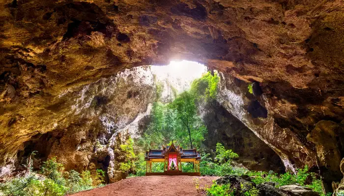 Nampisha (Namphisha) Caves