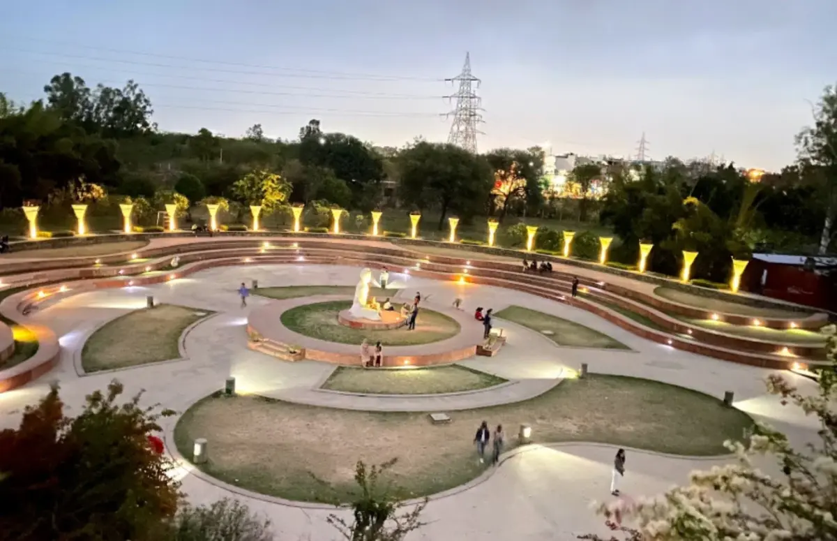 Garden of Silence (Buddha Statue)