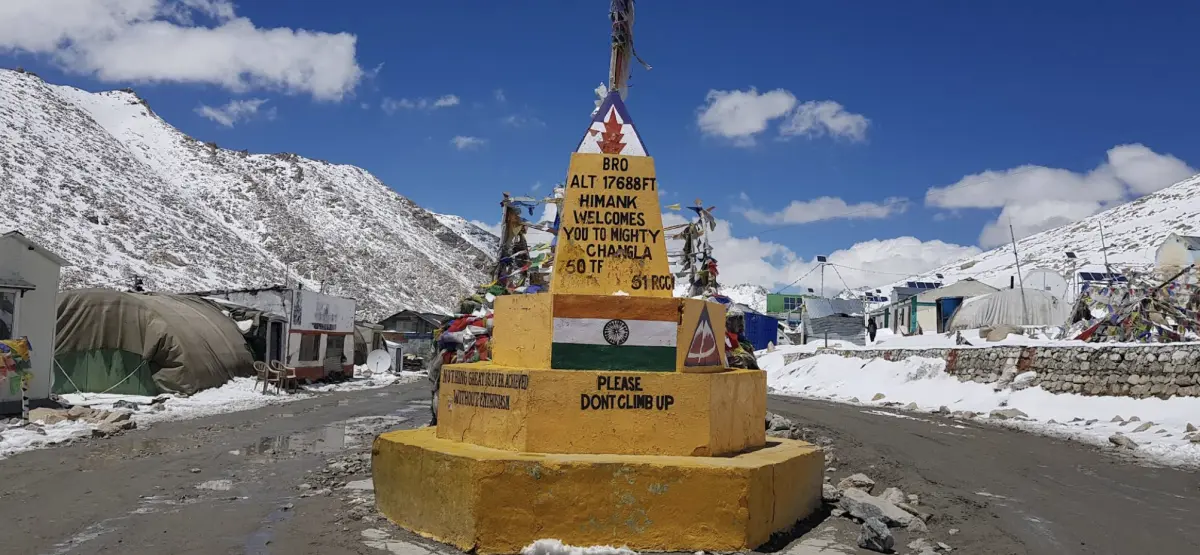 Chang La Pass