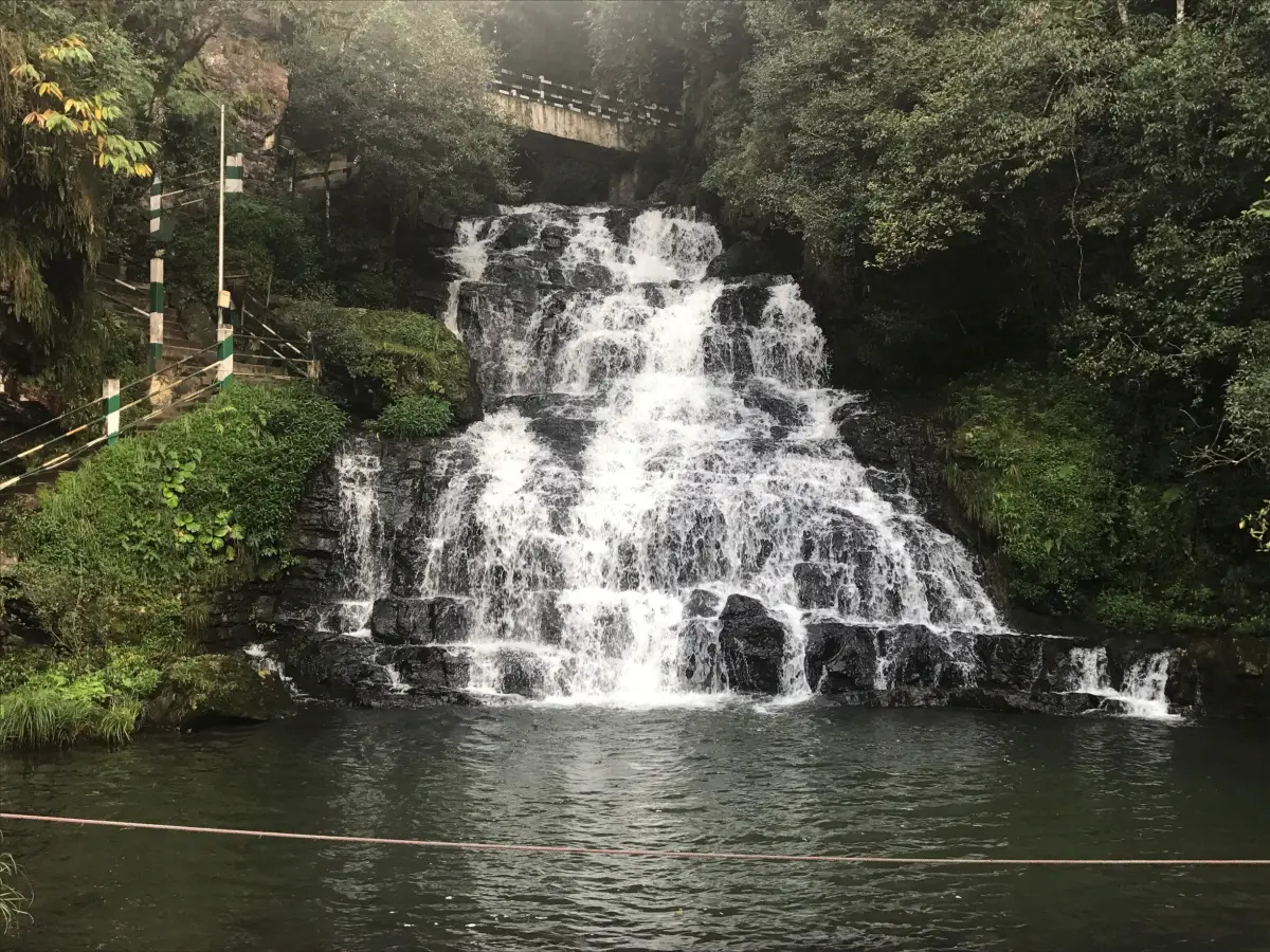 Crinoline Falls