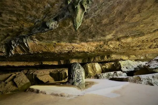 Mawjymbuin Cave