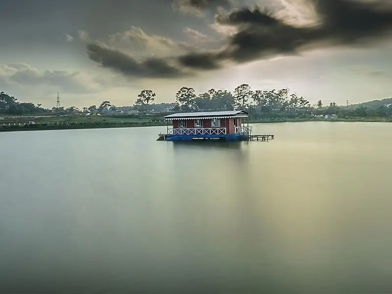 Thadlaskein Lake