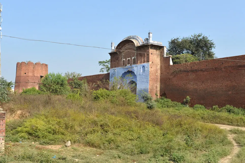 Chhachhrauli Fort (Rang Mahal)