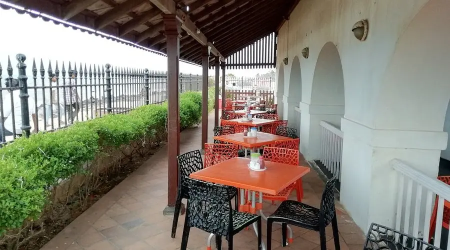 Le Café (Seafront)