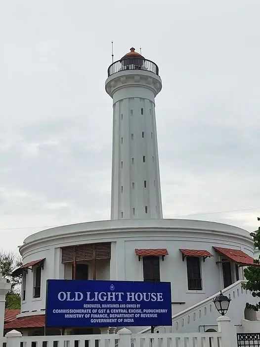 Old Lighthouse (Seafront)