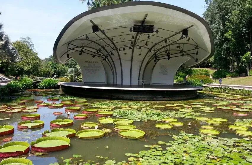 Botanical Garden & Glass House