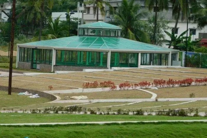 Botanical Garden & Glass House