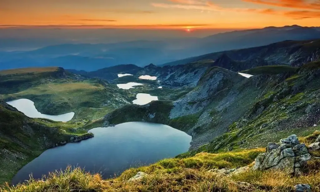 Seven Lakes Trek