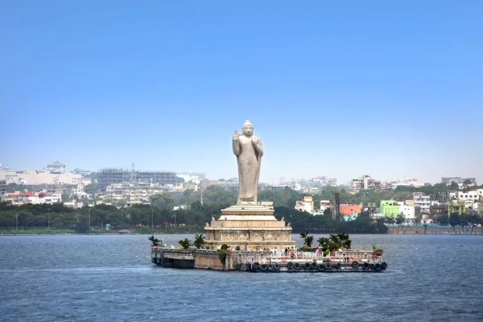 Buddha Statue (Hussain Sagar)